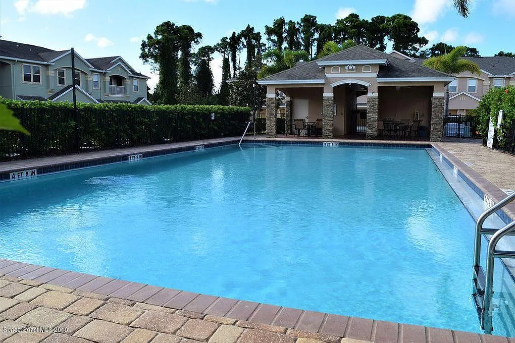 3 bed, 1284 sqft, $1,800 — Photo 2