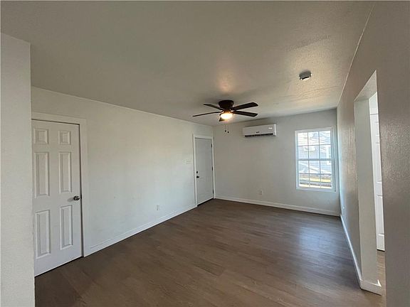 3rd image of 1507 10th St Unit 3