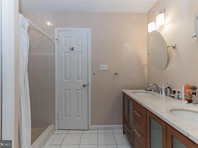 Master Bathroom (photo 3/3)