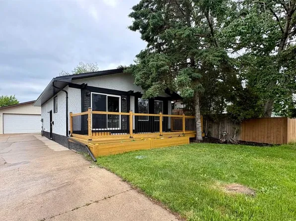 9513 N 120th Ave, Grande Prairie, AB T8V 4R1