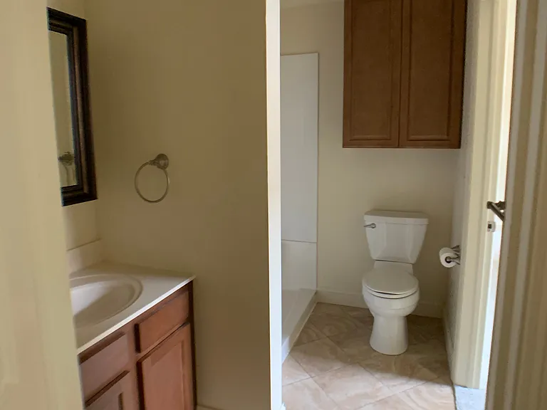 1740 Chestnut St — Photo 43