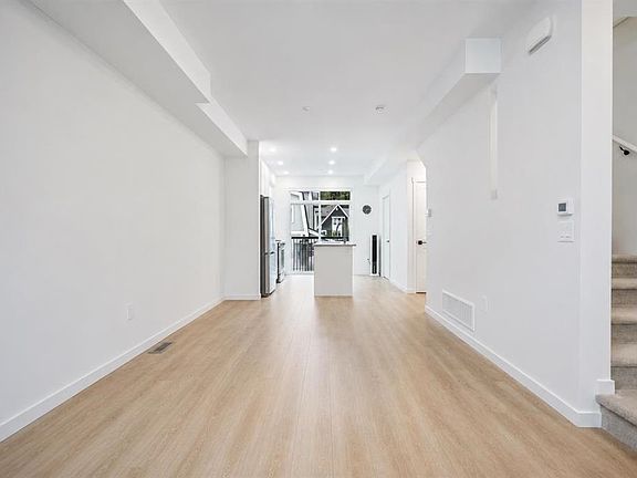 4th image of 24951 112th Ave #149