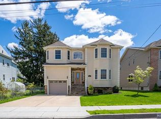 172 10th St, Wood Ridge, NJ 07075