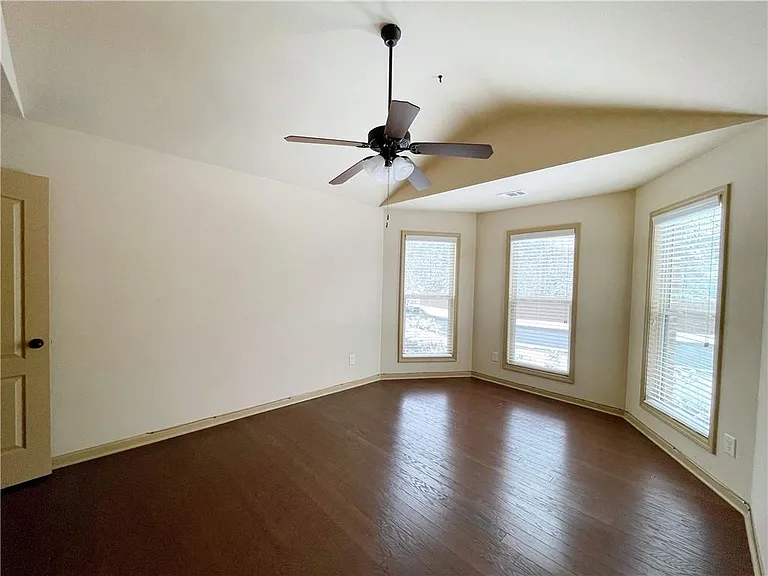 1821 Bridle Rd — Photo 10