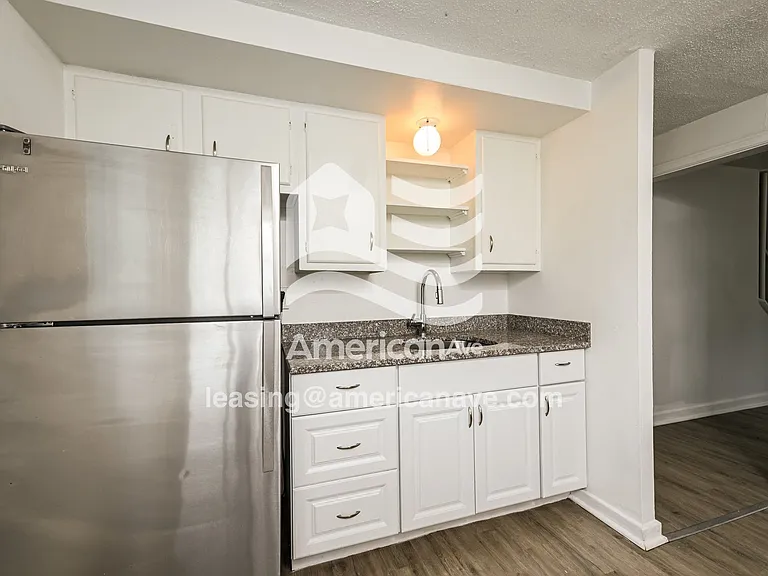 1426353_005_kitchen_6.jpg