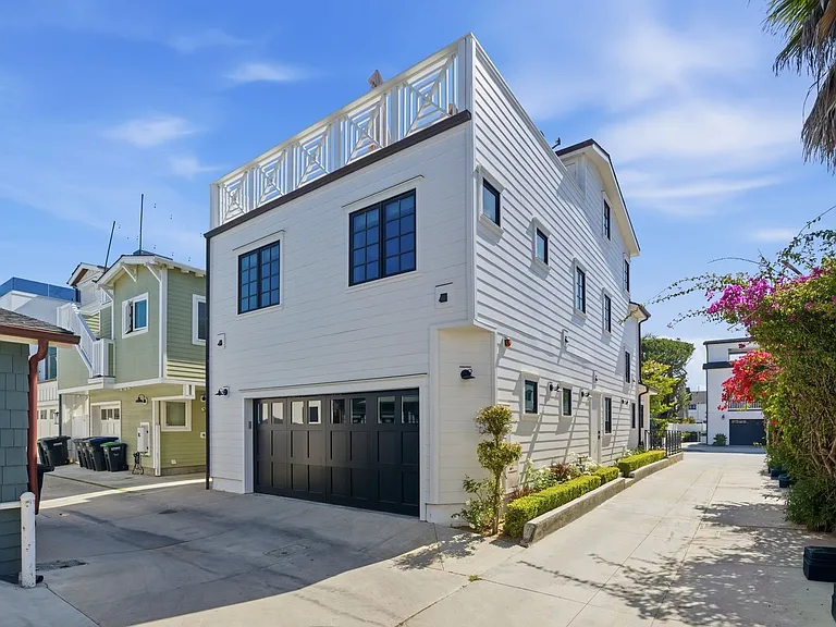 305 Montero St — Photo 18