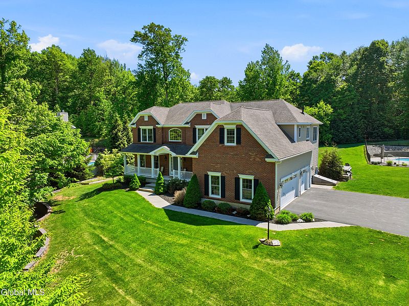 2nd image of 30 Walden Circle