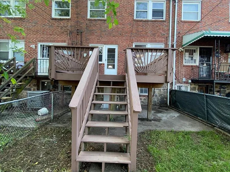 41 N Kossuth St — Photo 14