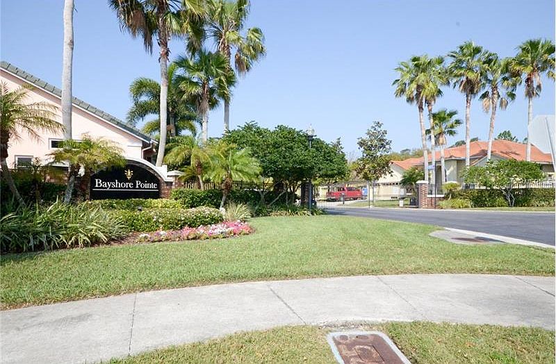 1st image of 3055 Pointeview Dr