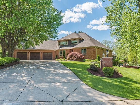 2nd image of 6520 Castle Knoll Ct