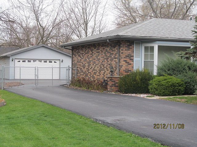 2nd image of 28 S Cottage Grove Ave