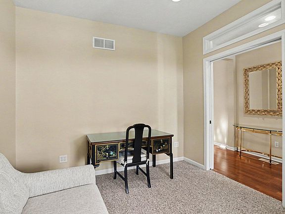 3rd image of 6028 Heritage Meadow Dr