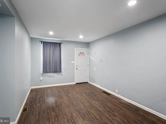 2nd image of 2541 N Lee St