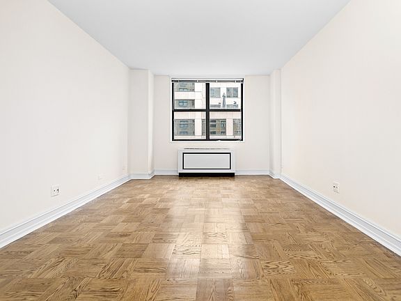 3rd image of 400 E 71st St APT 8B