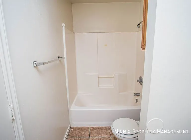 514 N Clinton Ave #B — Photo 8