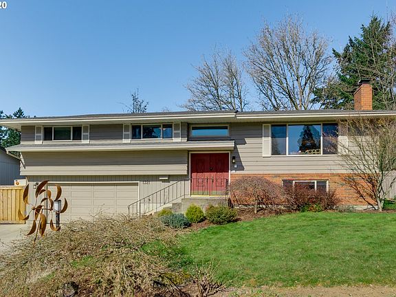 2nd image of 1321 SE Eastwood Ct