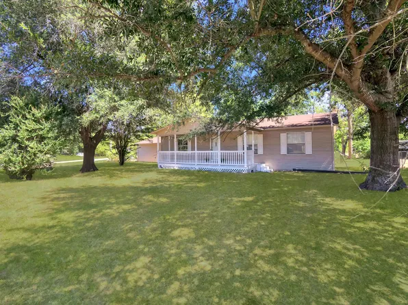 6189 Four Post Ln, Terrell, TX 75160