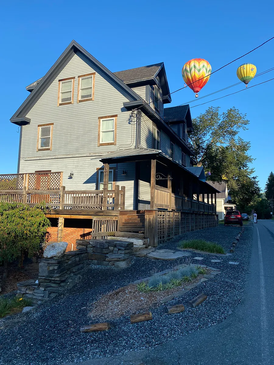 Building Photo - 2024 Quechee Main St #1