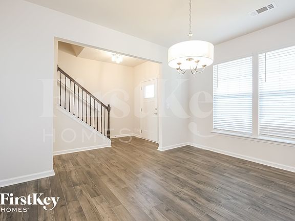5th image of 701 Birchcrest Way