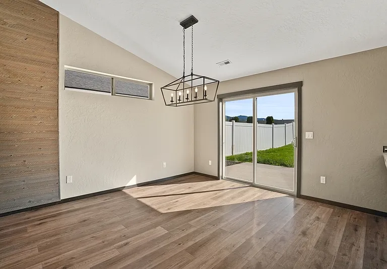 1952 W Yaquina Dr — Photo 9