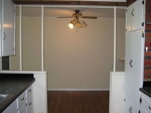 4th image of 133 Hillcrest Dr S