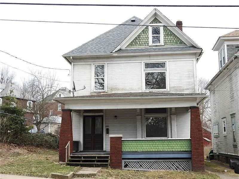 525 E Brady St photo 1