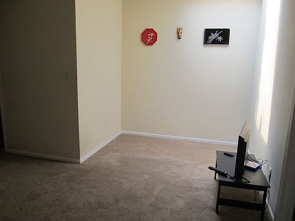 2nd image of 2201 E Broad St APT A