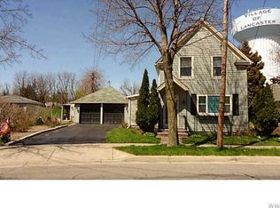 15 Saint John St, Lancaster, NY 14086