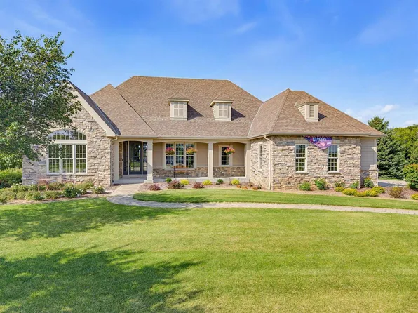 W224S7321 Glenecho ROAD, Big Bend, WI 53103