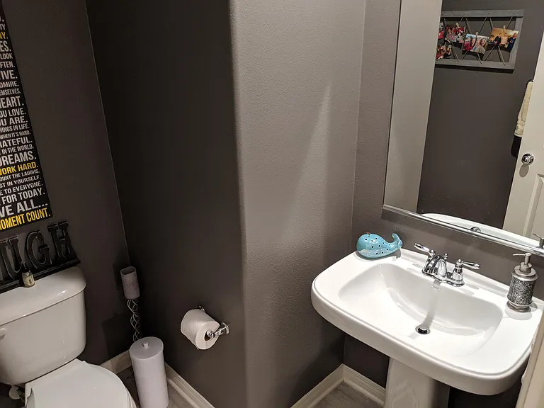 504 Finch Ln — Photo 22