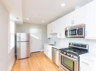 1122 W Addison St #2F, Chicago, IL 60613