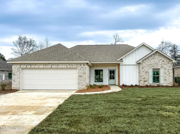 985 Riverside Ln, Pearl, MS 39208