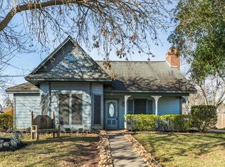 417 Daffodil St, Lake Jackson, TX 77566