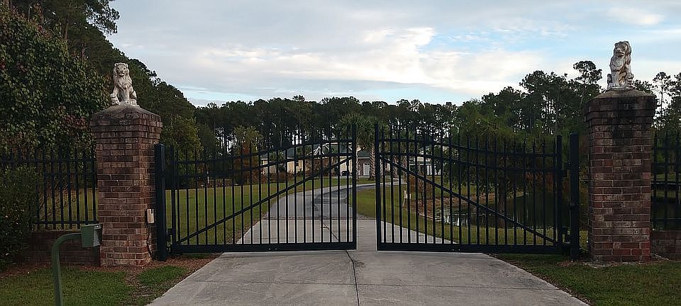 Privacy Gate w/key pad