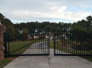 110 Plantation Dr, Swansboro, NC 28584