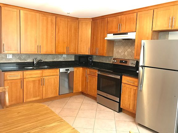 2nd image of 2940 N Harlem Ave #7