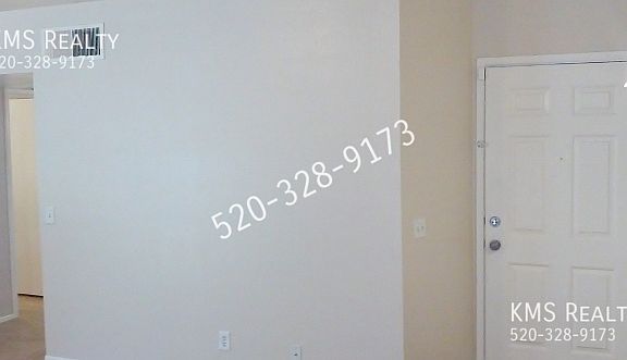 3rd image of 5654 S Wood Crest Dr