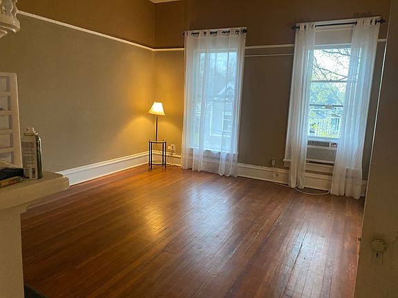 2nd image of 303 E Lytle St APT 5