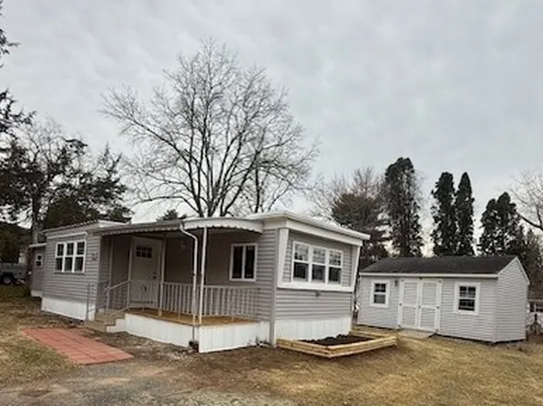 28 Riverview Cir, Brimfield, MA 01010