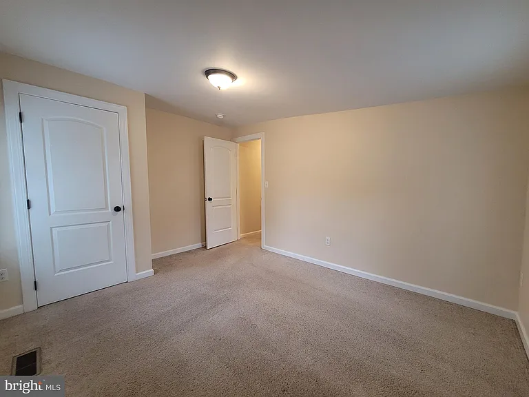 235 Millwood Ave — Photo 16