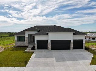 5412 N 212th Ave, Elkhorn, NE 68022