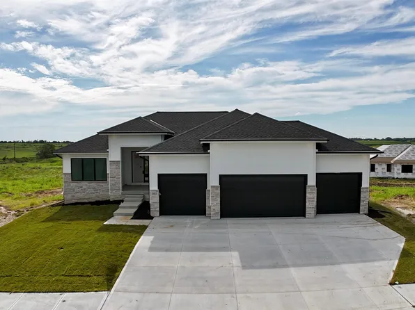 5412 N 212th Ave, Elkhorn, NE 68022