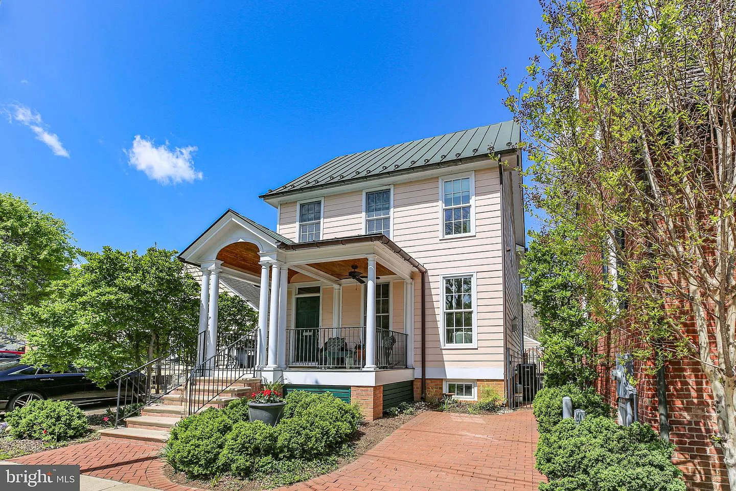 211 Fauquier St photo 1