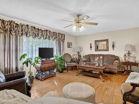 5th image of 1833 Providence Rd