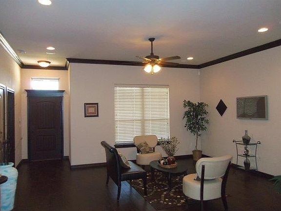 2nd image of 621 Summit Holw
