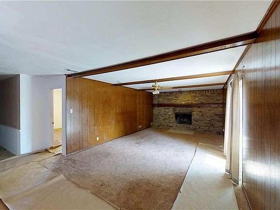 5th image of 203 Oak St