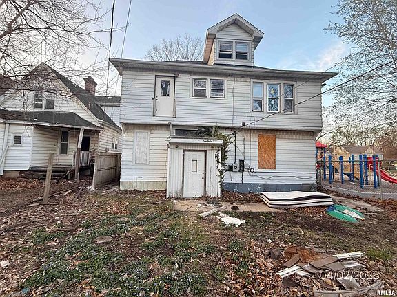 2nd image of 932 W Edwards St