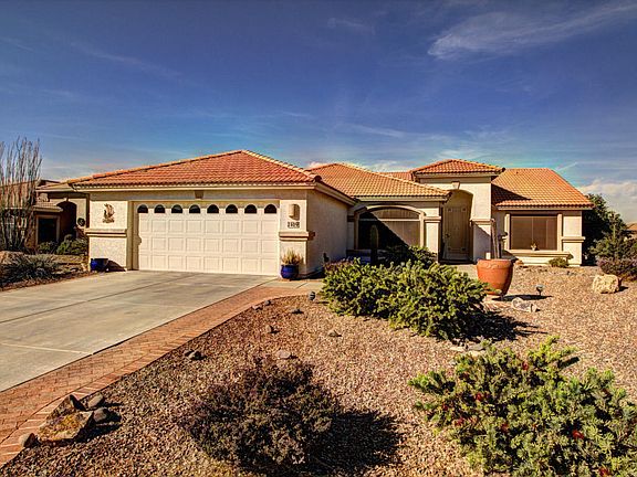3rd image of 2469 E Bonita Canyon Dr