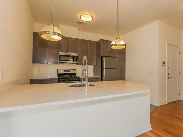 12 Main Street image 5 of 25