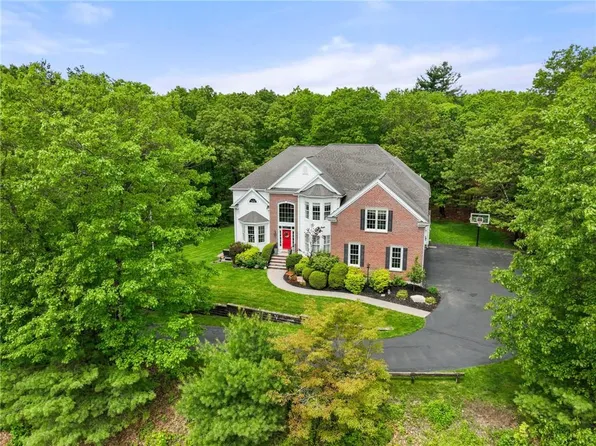 38 Blueberry Ln, Franklin, MA 02038
